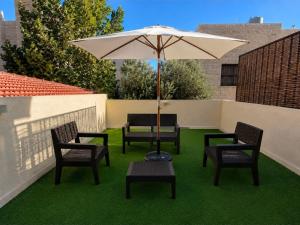 Family Home with Sunny Terrace and Backgarden