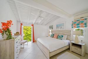 Glitter Bay Estate 414 apts