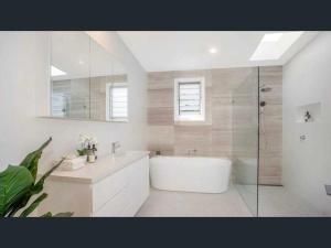 Steps from Avalon - Beach Modern Coastal House