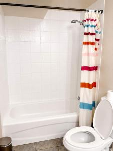 Cozy 2BR Suite in Quiet Vancouver West