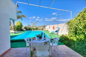 Villa Strea with Private Pool and Garden Veranda - Happy Rentals