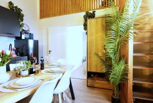 Cofy Rentals - old town, quiet area, air-conditioning, free parking, 24-7 express check-in-out, close to green parks, everything you need for living
