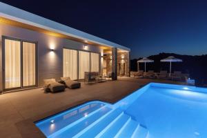 ALBERTOS- Luxury Villas Resort