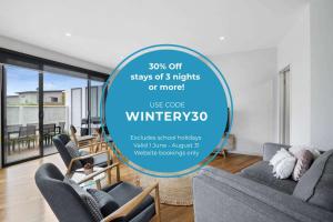 Spacious Coastal Living Central Torquay