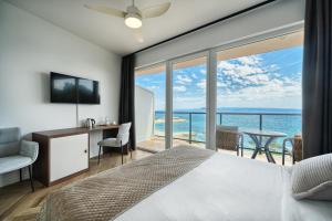 STELLAS BEACHFRONT - Aparthotel - FREE PARKING