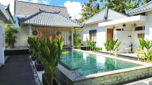 Empat Bintang Villas