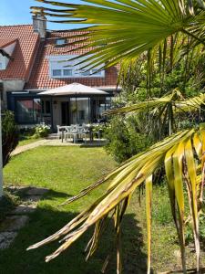 Maison Cléopâtre 4 minutes à pied de la plage 3 chambres véranda jardin parking privé