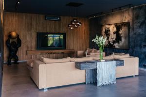 Grand 4BR Villa Jungle Ubud