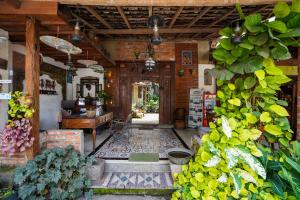 Griya Gribig Guest House Mitra RedDoorz