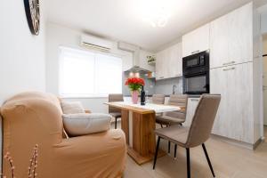 Apartment Any - 3 Bedrooms, Free Wifi, Old Town Zadar