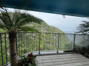 The Emerald Home-Cat Ba Beach Resort-Premier-MountainView-SeaView