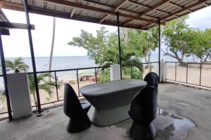Puerto Paraiso Hostel