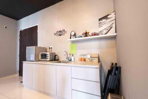 Spacious 3 Bedrooms by Cozy Home
