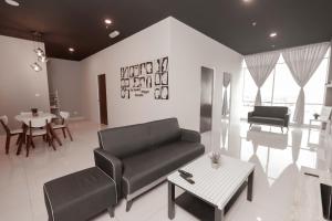 Spacious 3 Bedrooms by Cozy Home