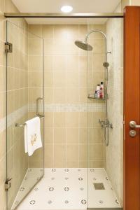 The Manor 2 - Stylish Studio with Pool, Cafés & Prime Location Near D1