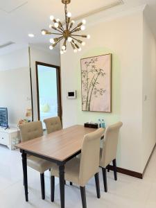 Modern 1BR Landmark Plus High Floor