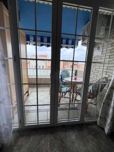 Apartment Sleeps 7 with Balcony