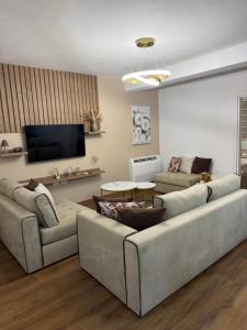 Topuzi Grand House