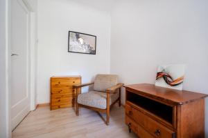 Kościuszki Spacious Apartment by BookingHost