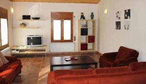 Apartment near Torres del Obispo with Pool