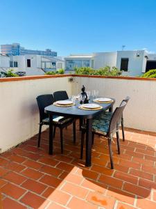 AZUR- Charmant T2 2mn de la plage Wifi Parking Terrasse