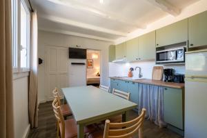 Cottage with garden in a quiet setting n8