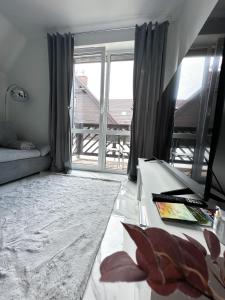 Wysoki Kamień by Royal Aparts - Apartamenty Żeromskiego w malowniczej okolicy