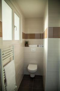 Hotels The Originals City, le Relais des Carnutes Brezolles Verneuil sur Avre : photos des chambres