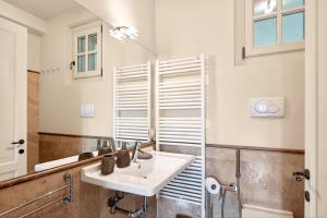 HOST4U - Relais San Vigilio Golf Apartment
