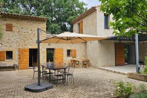 Maison des Vignes Swimming pool and charm in Lauris