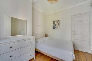 2BDR 4P apartment near Batignolles