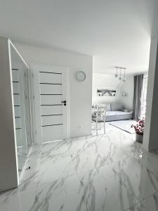 Wysoki Kamień by Royal Aparts - Apartamenty Żeromskiego w malowniczej okolicy