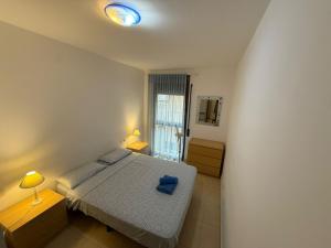 Apartamento costero con balcón