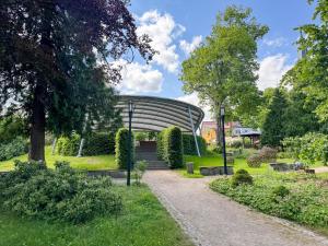 Wiesengeflüster S5 Gruppenhaus haustierfrei mit Aussicht, Wiese und Müritznähe