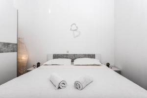 Kiara-sunny and vacant apartment near the center