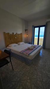 Mikes Beach Apartments & Studios