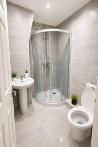 Spacious 4-Bed Home in St Helens Free Parking