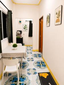 Charming 1-BDR Furnished Private Home with Kitchen