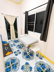 Charming 1-BDR Furnished Private Home with Kitchen