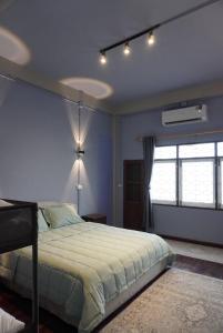 Family Room near Chinatown