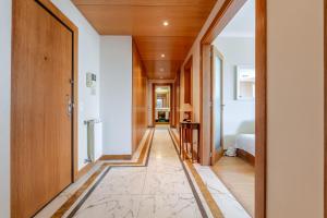 Deluxe Condominium with Ocean View