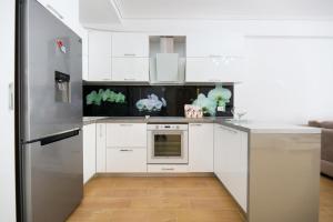 Thomas Apartment 1