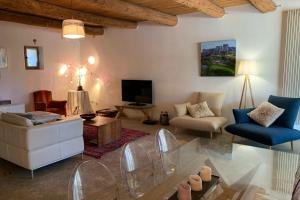 Beautiful Provençal farmhouse with swimming pool