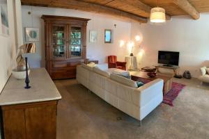 Beautiful Provençal farmhouse with swimming pool