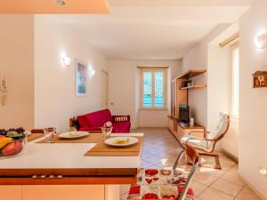 Apartment La Piazzetta sul Lago by Interhome