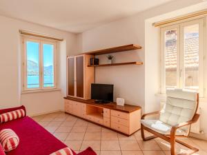 Apartment La Piazzetta sul Lago by Interhome