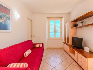 Apartment La Piazzetta sul Lago by Interhome