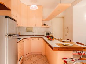 Apartment La Piazzetta sul Lago by Interhome