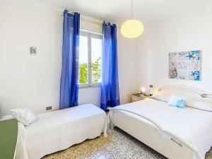 Apartment Al mare piano terra-2 by Interhome