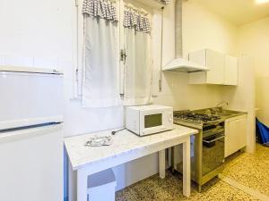 Apartment Al mare piano terra-2 by Interhome